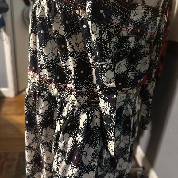 - Warm floral print maxi. Marked 1 which I think is one size. Measures as small - Picture 8 of 10